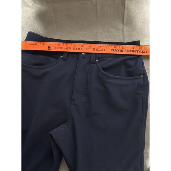 Lululemon ABC Classic Warpstreme Pants - Men's Size 28‎ - Navy Blue textured - Picture 11 of 12